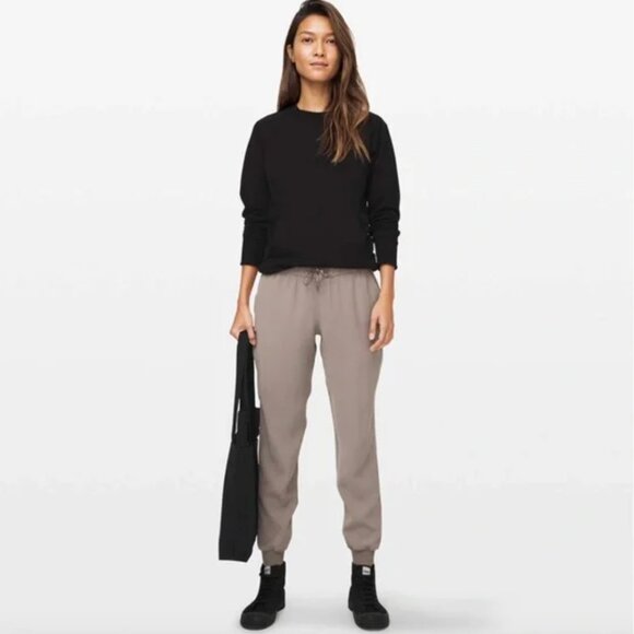 Lululemon On the Fly Jogger size 10 Carbon Dust - Picture 2 of 13